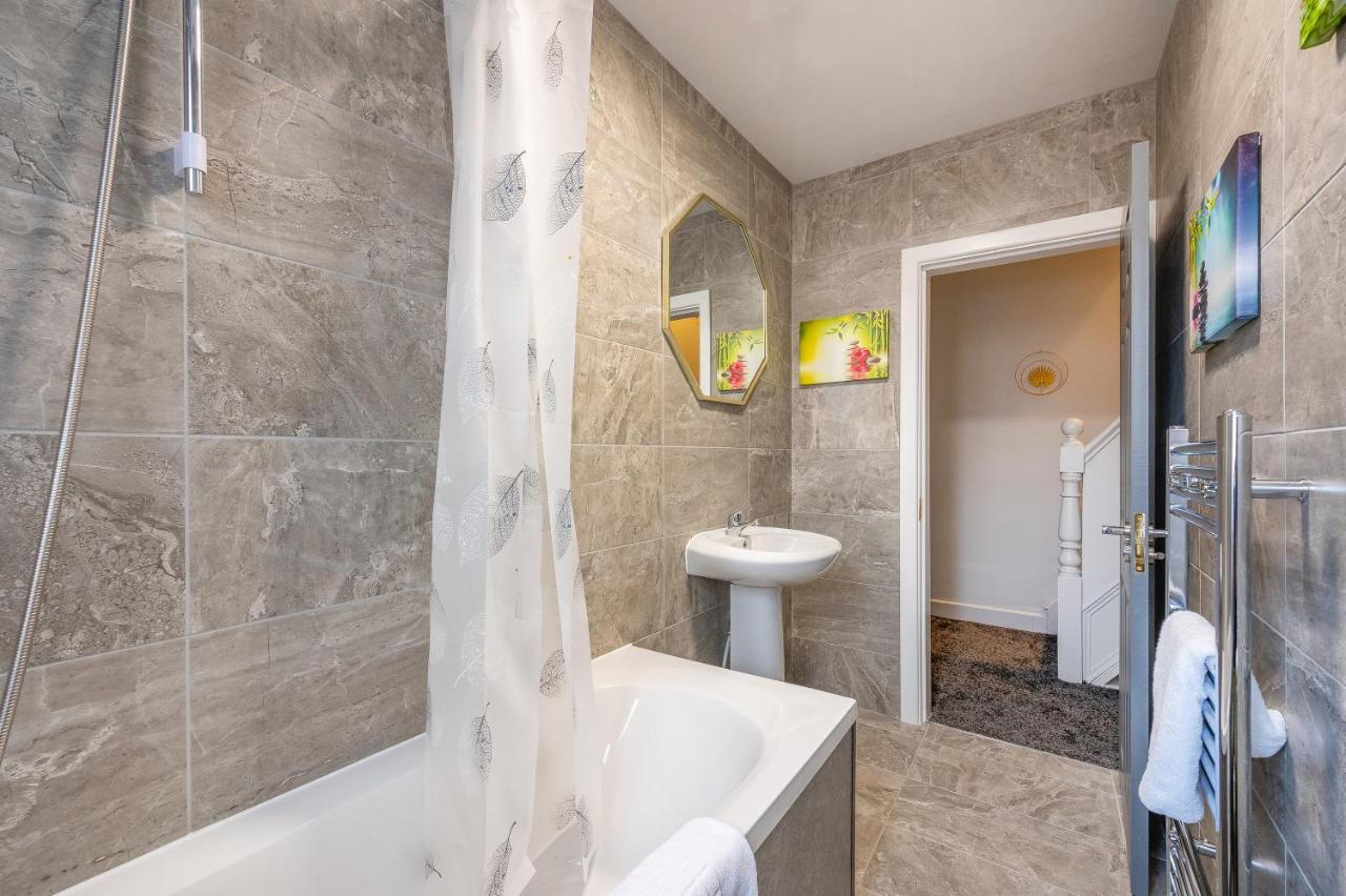 *Rb12S* For Your Most Relaxed & Cosy Stay + Free Parking + Free Fast Wifi * 利兹 外观 照片